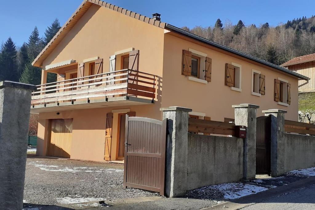 Villa Les Randogodilleurs Avec Jacuzzi A 2Kms Des Pistes Et 350M Du Theatre Du Peuple ! Bussang Exterior foto